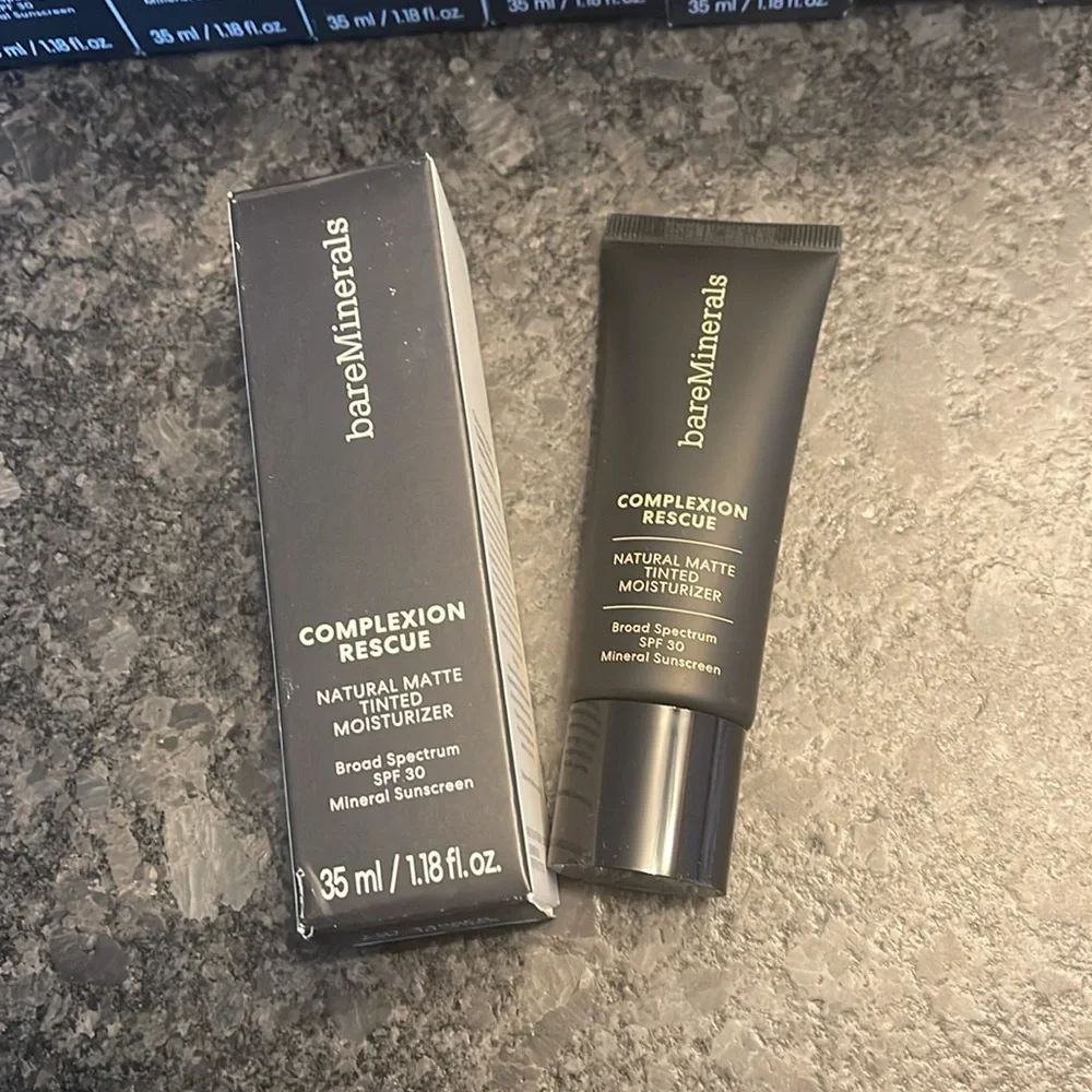 Bare Minerals Complexion Rescue Natural Matte Tinted Moisturizer 14 shades
